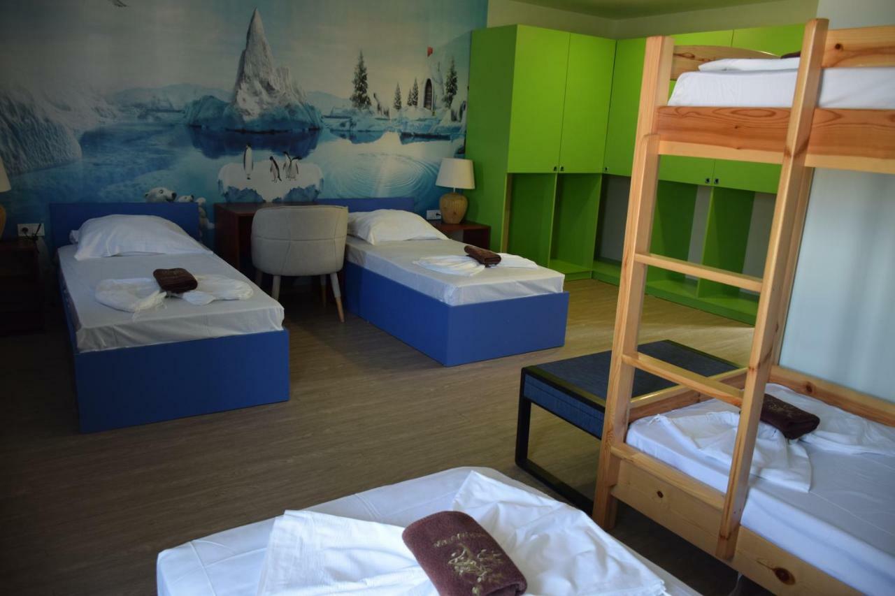 فندق Camp And Pool كرانيفو المظهر الخارجي الصورة